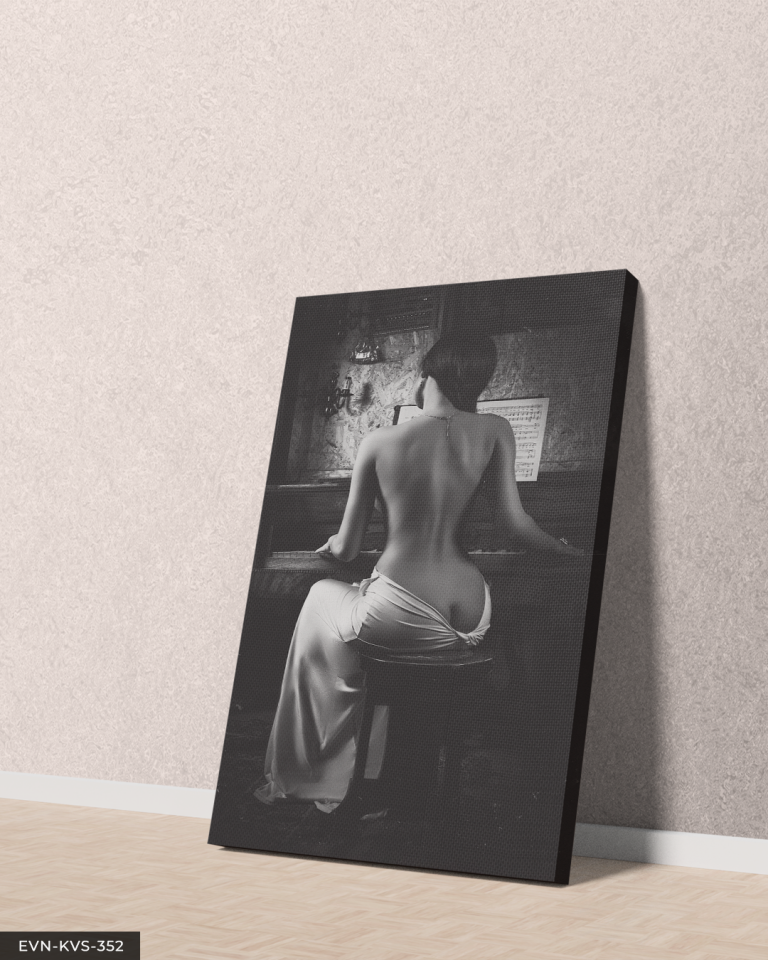 Piyano Çalan Kadın Sırt Dekolteli Tek Parça Kanvas - Canvas Tablo 140 x 90 CM - Çok Renkli