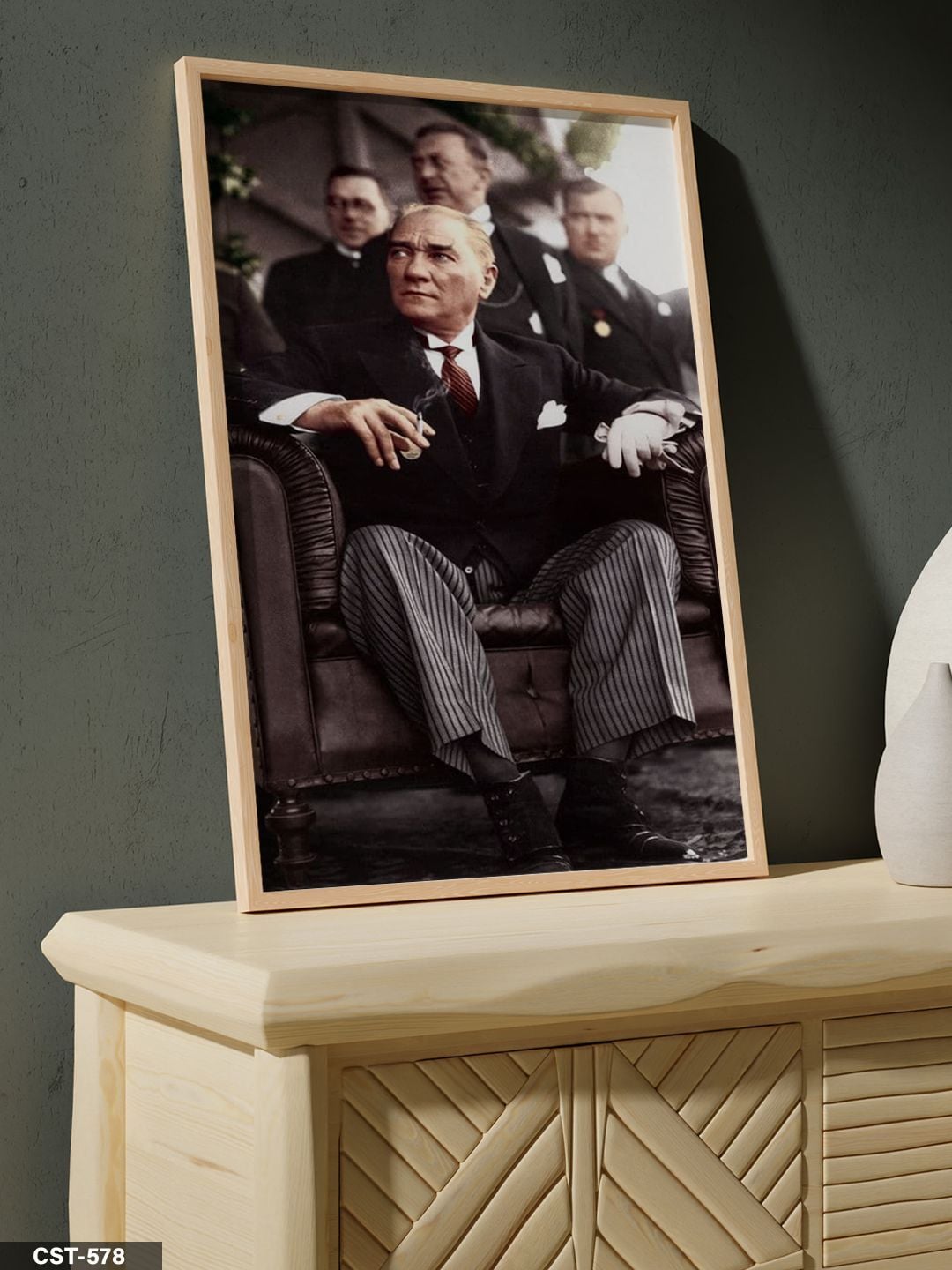 Mustafa Kemal Atatürk Tek Parça Ahşap Çerçeveli Tablo Naturel - 50 x 70 CM