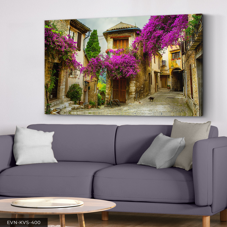 Begonvillerle Bezenmiş Taş Sokak Tek Parça Kanvas - Canvas Tablo 140 x 90 CM - Çok Renkli