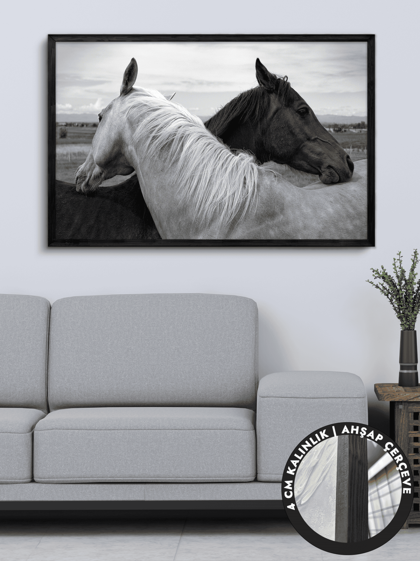 Siyah Beyaz At Tek Parça Siyah Çerçeveli Kanvas - Canvas Tablo 48x68 CM