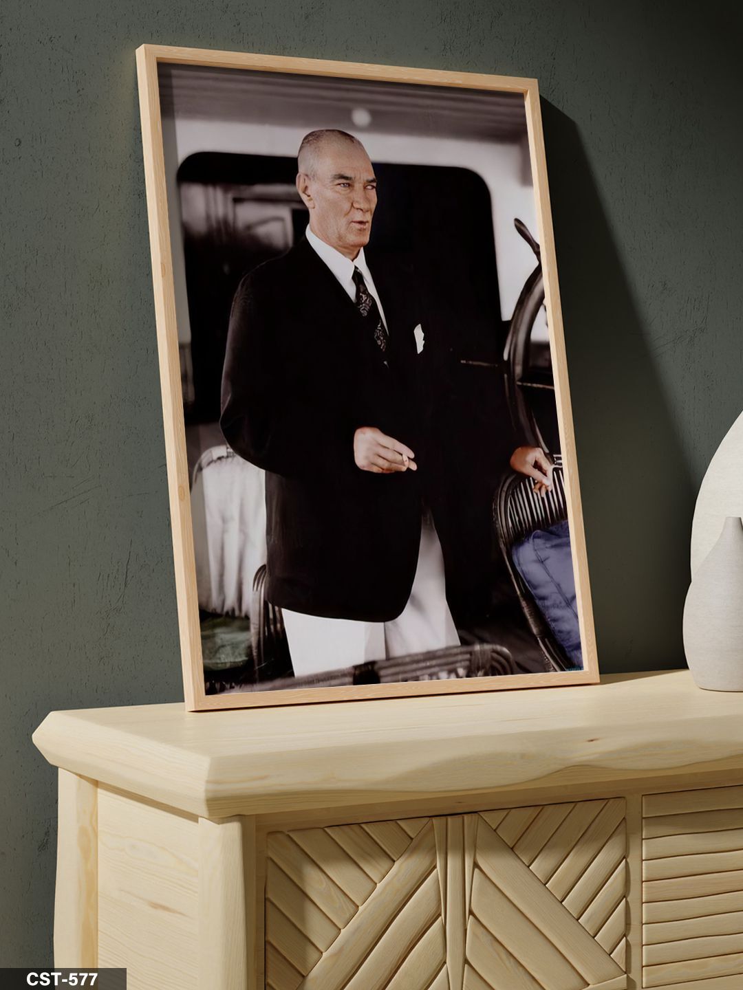 Mustafa Kemal Atatürk Tek Parça Ahşap Çerçeveli Tablo Naturel - 20 x 30 CM