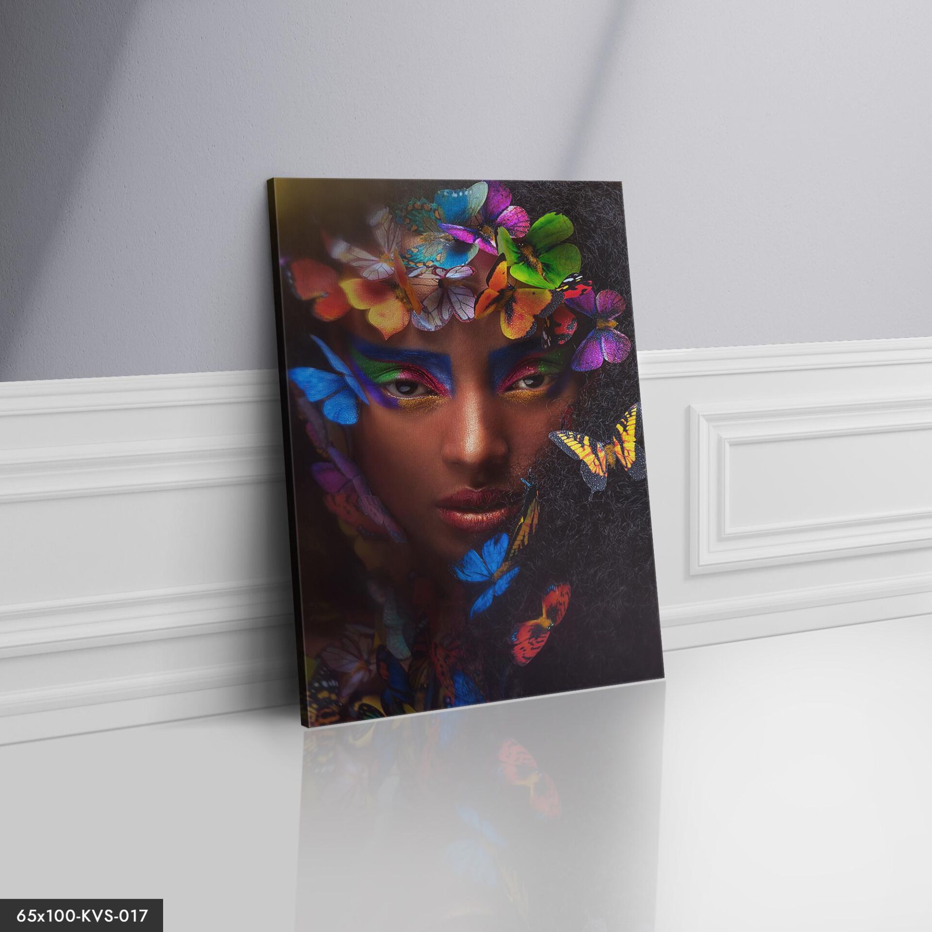 Kelebekler Içinde Kadın Kanvas - Canvas Tablo 40 x 30 CM - Çok Renkli