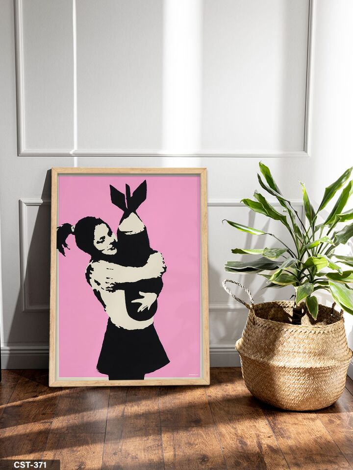 Banksy Bomb Hugger Tek Parça Ahşap Çerçeveli Tablo Naturel - 30 x 40 CM