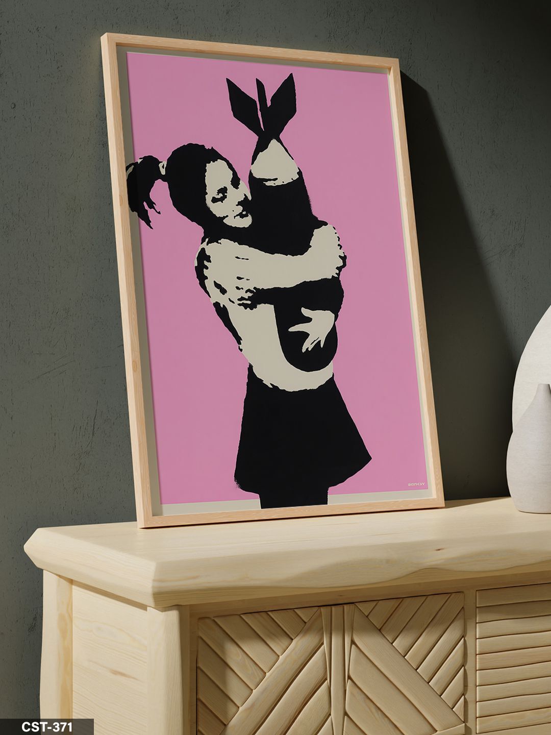 Banksy Bomb Hugger Tek Parça Ahşap Çerçeveli Tablo Naturel - 30 x 40 CM