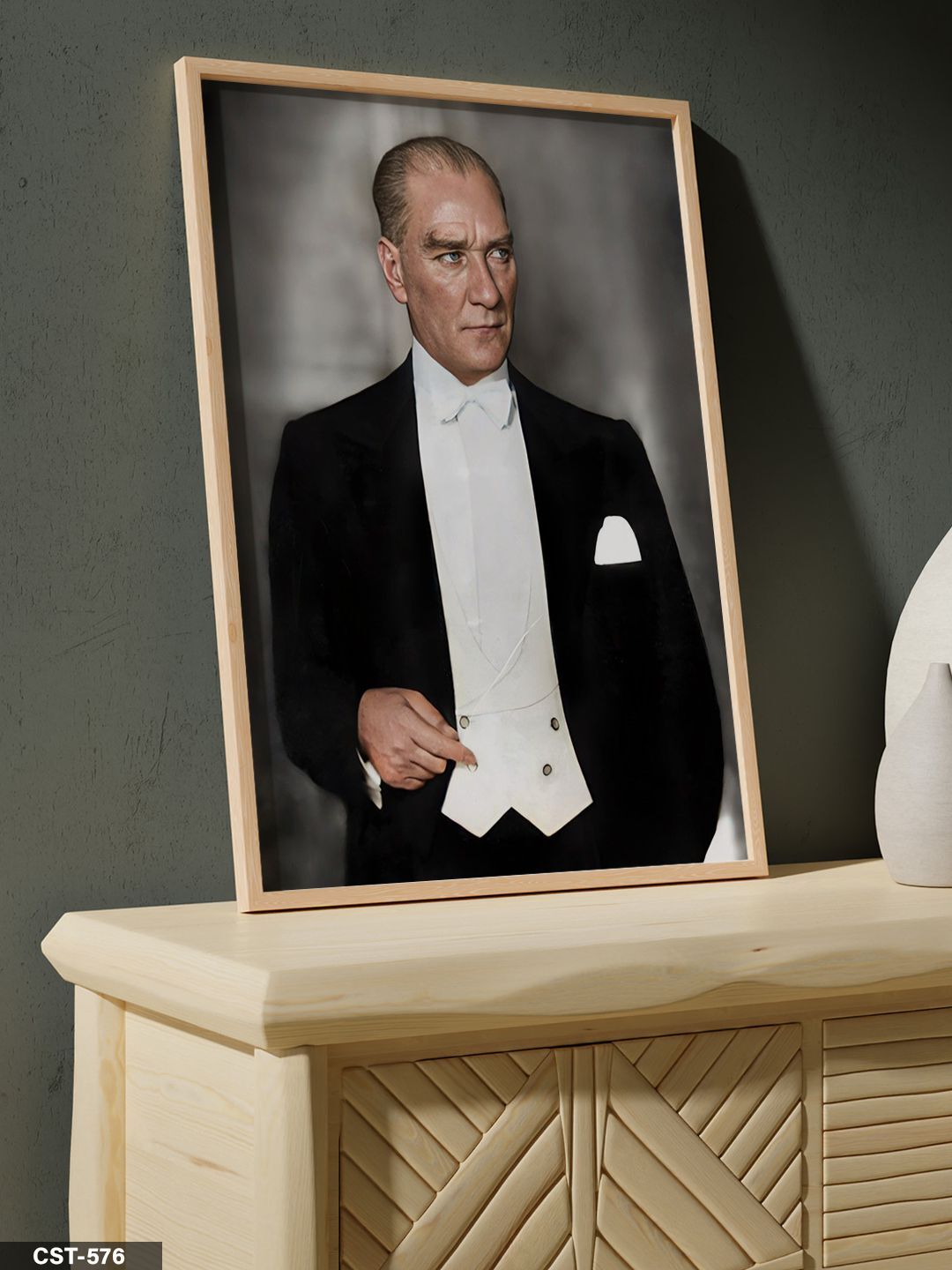 Mustafa Kemal Atatürk Tek Parça Ahşap Çerçeveli Tablo Naturel - 30 x 40 CM